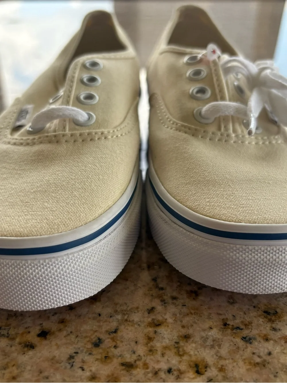 NWT Vans men’s 3.5/ women 5 Authentic Canvas Sneakers in Cream with Blue Stripe